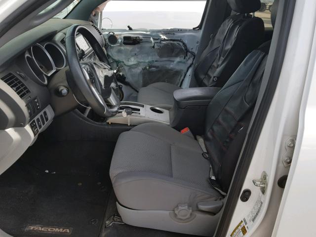 3TMLU4EN6EM134237 - 2014 TOYOTA TACOMA DOU თეთრი ფოტო 5