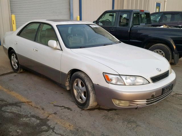 JT8BF28G0W0131862 - 1998 LEXUS ES 300 WHITE photo 1