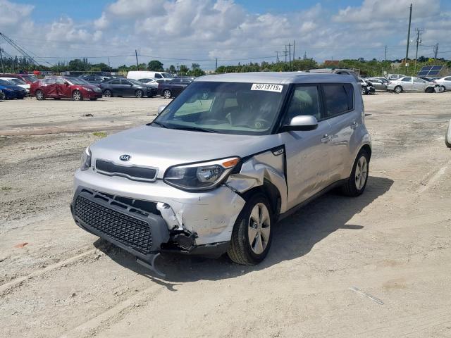 KNDJN2A25G7832968 - 2016 KIA SOUL SILVER photo 2