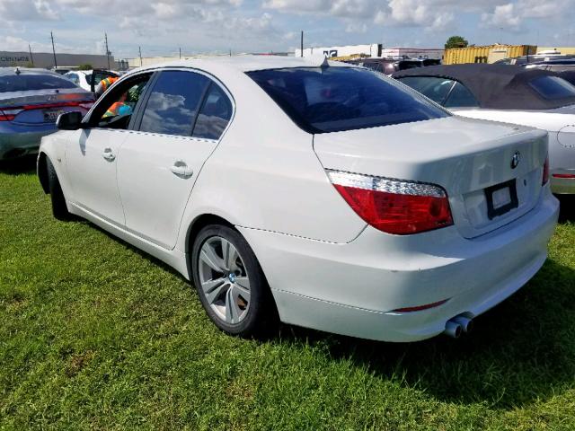 WBANU5C56AC364676 - 2010 BMW 528 I WHITE photo 3