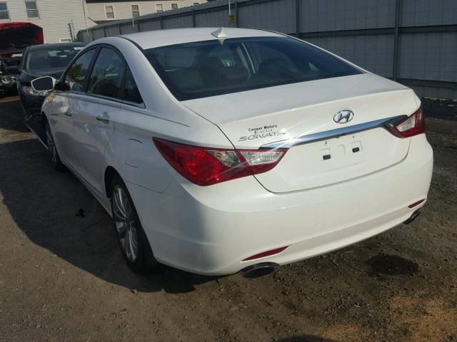 5NPEC4AC0DH604928 - 2013 HYUNDAI SONATA SE WHITE photo 3