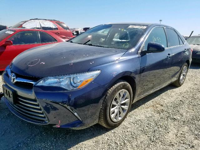 4T4BF1FK3GR531817 - 2016 TOYOTA CAMRY LE BLUE photo 2