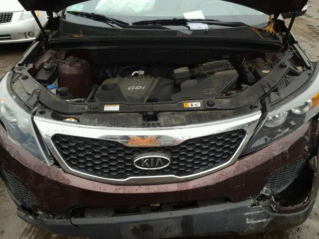 5XYKTDA60DG370598 - 2013 KIA SORENTO LX MAROON photo 7