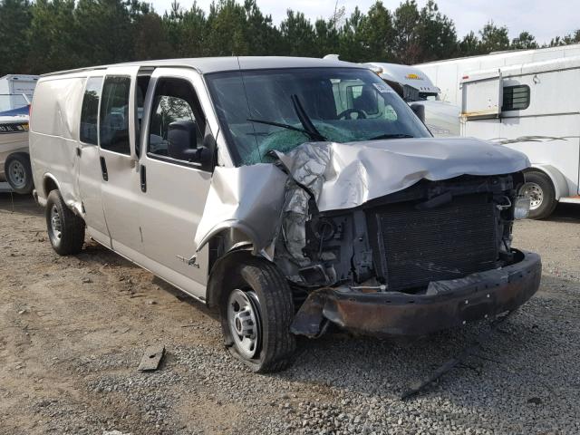 1GTHG39V261228373 - 2006 GMC SAVANA G35 SILVER photo 1