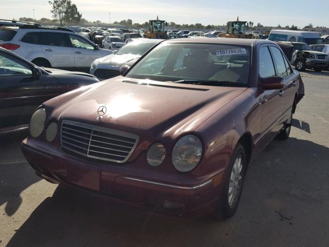 WDBJF65J2YB083940 - 2000 MERCEDES-BENZ E 320 BURGUNDY photo 2