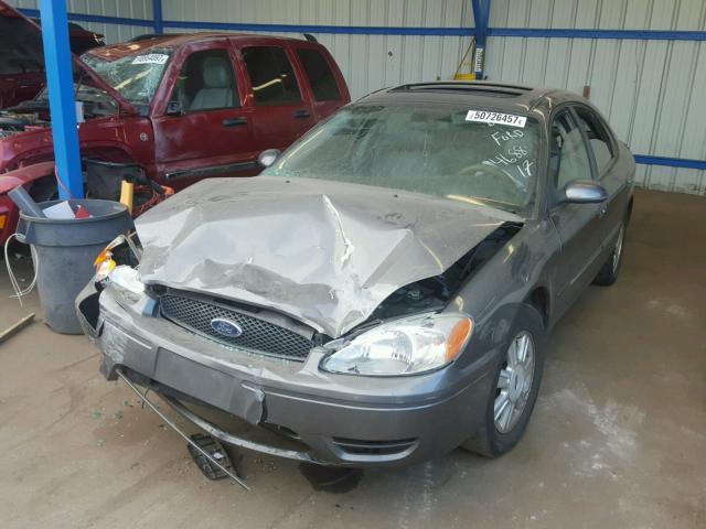 1FAFP56S44G131088 - 2004 FORD TAURUS SEL GRAY photo 2