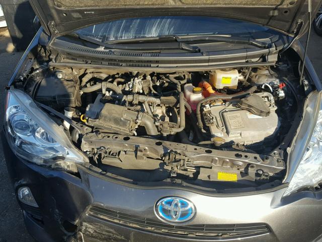 JTDKDTB32E1569844 - 2014 TOYOTA PRIUS C GRAY photo 7