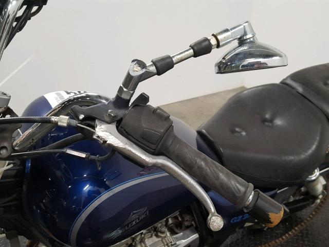 VTTNJ48A732100089 - 2003 SUZUKI GZ250 BLUE photo 13