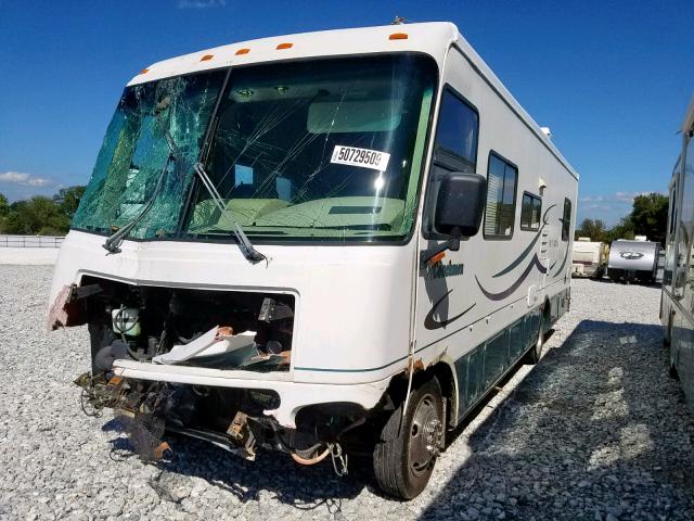 5B4LP37JXY3321102 - 2000 WORKHORSE CUSTOM CHASSIS MOTORHOME TWO TONE photo 2