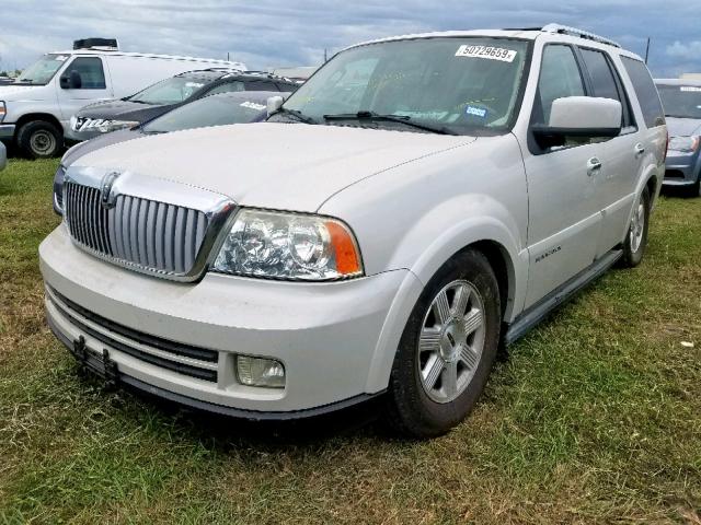 5LMFU27516LJ01558 - 2006 LINCOLN NAVIGATOR WHITE photo 2