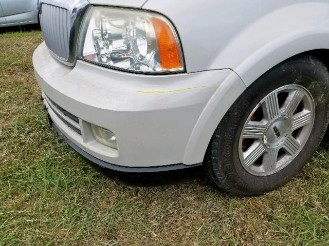 5LMFU27516LJ01558 - 2006 LINCOLN NAVIGATOR WHITE photo 9