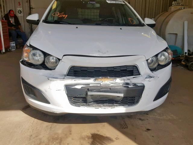 1G1JA6SH4F4119753 - 2015 CHEVROLET SONIC LS WHITE photo 9