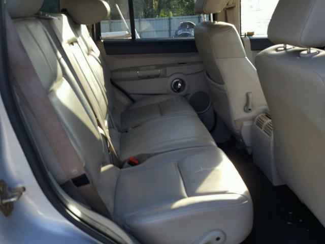 1J8HH58NX6C144504 - 2006 JEEP COMMANDER SILVER photo 6