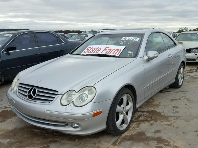 WDBTJ65J14F100110 - 2004 MERCEDES-BENZ CLK 320C GRAY photo 2