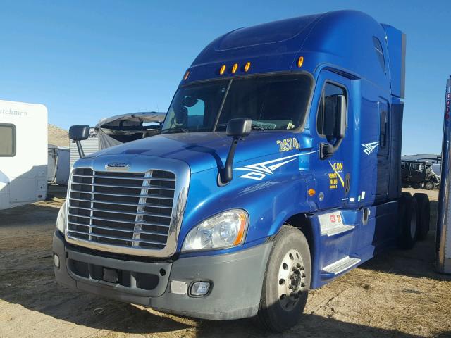 3AKJGLDRXESFL4431 - 2014 FREIGHTLINER CASCADIA 1 BLUE photo 2