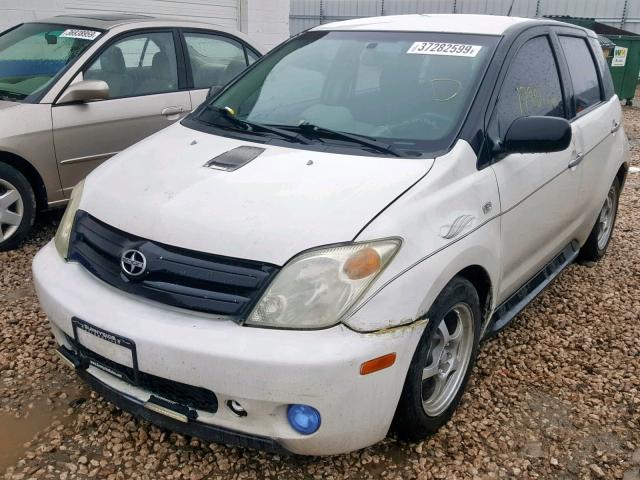 JTKKT624840066863 - 2004 TOYOTA SCION XA WHITE photo 2