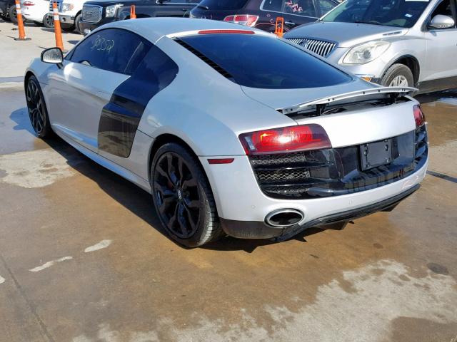 WUAANAFG1AN000256 - 2010 AUDI R8 SILVER photo 3