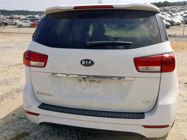 KNDMB5C1XF6044929 - 2015 KIA SEDONA LX WHITE photo 9