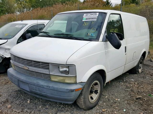 1GCDM19W21B146294 - 2001 CHEVROLET ASTRO WHITE photo 2