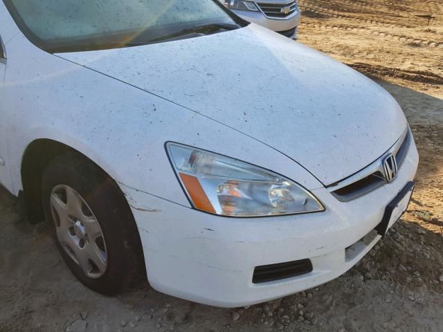 3HGCM56477G705281 - 2007 HONDA ACCORD LX WHITE photo 9