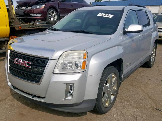 2CTFLVE54B6401214 - 2011 GMC TERRAIN SL SILVER photo 2