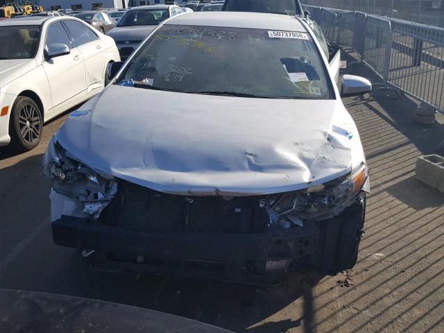 4T1BF1FK2EU450556 - 2014 TOYOTA CAMRY L 银色 照片 10