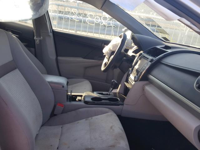 4T1BF1FK2EU450556 - 2014 TOYOTA CAMRY L 银色 照片 5