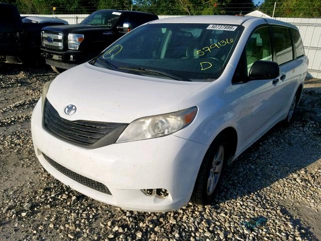 5TDZK3DC6FS579136 - 2015 TOYOTA SIENNA WHITE photo 2