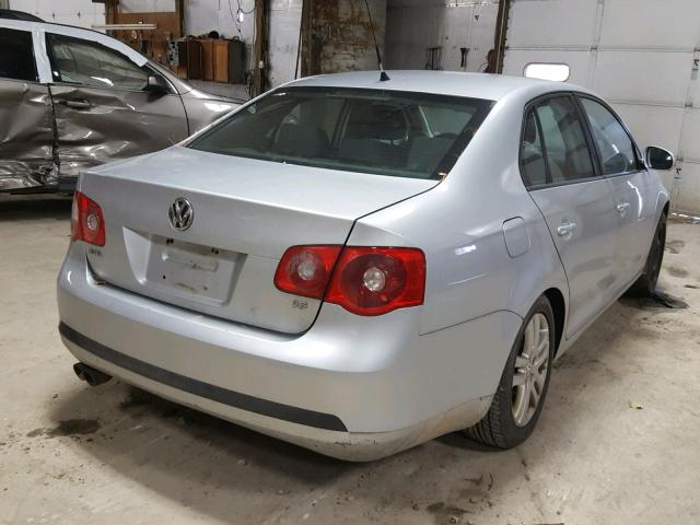 3VWHF71K87M155331 - 2007 VOLKSWAGEN JETTA 2.5 SILVER photo 4