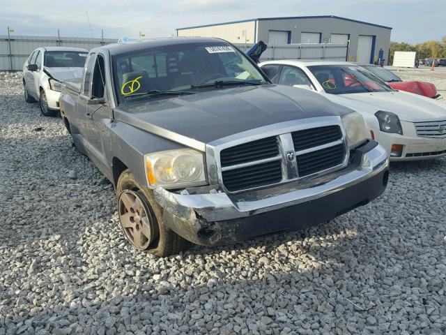 1D7HE42N45S214088 - 2005 DODGE DAKOTA SLT SILVER photo 1