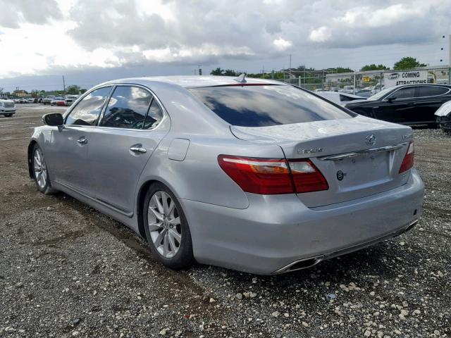 JTHDL5EF0A5001526 - 2010 LEXUS LS 460L SILVER photo 3