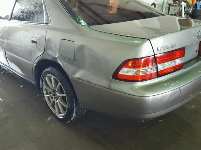 JT8BF28G110313854 - 2001 LEXUS ES 300 GRAY photo 9