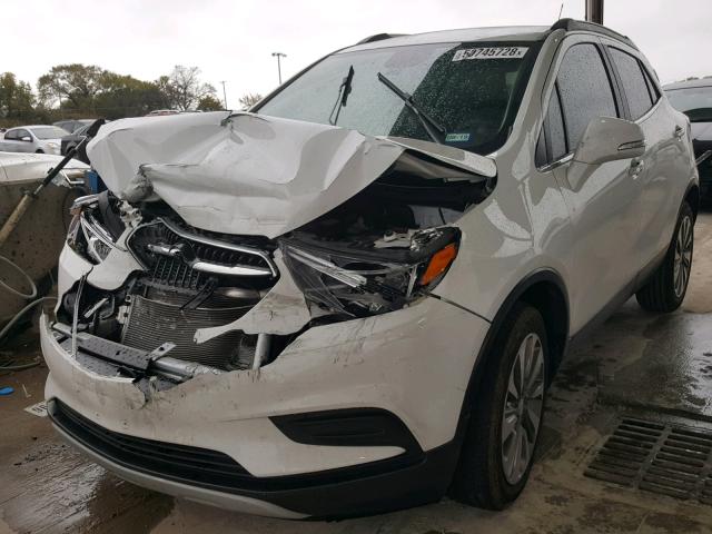 KL4CJASB2HB230910 - 2017 BUICK ENCORE PRE WHITE photo 2