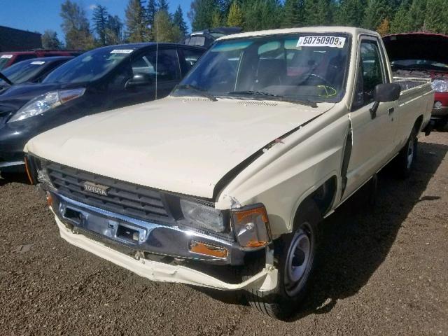 JT4RN55E5G0175090 - 1986 TOYOTA PICKUP 1 T YELLOW photo 2