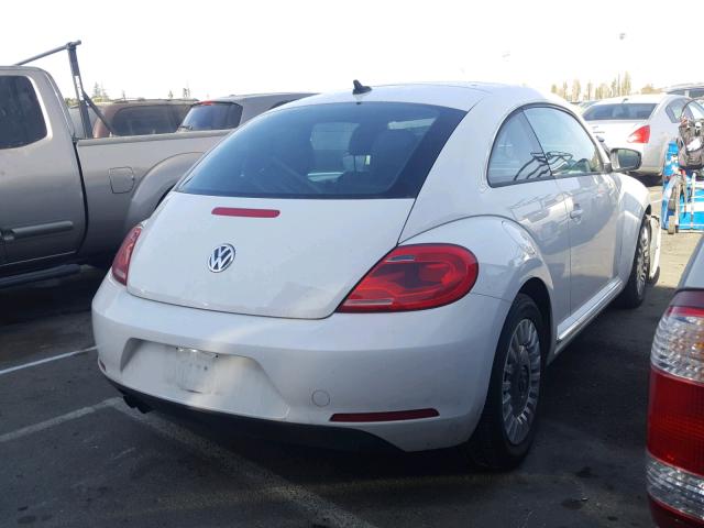 3VWJX7AT9EM624494 - 2014 VOLKSWAGEN BEETLE WHITE photo 4