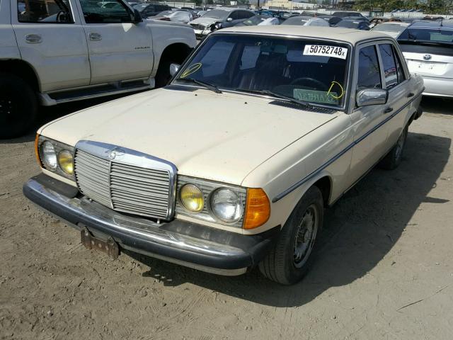 WDBAB33A7CB013372 - 1982 MERCEDES-BENZ 300 DT CREAM photo 2