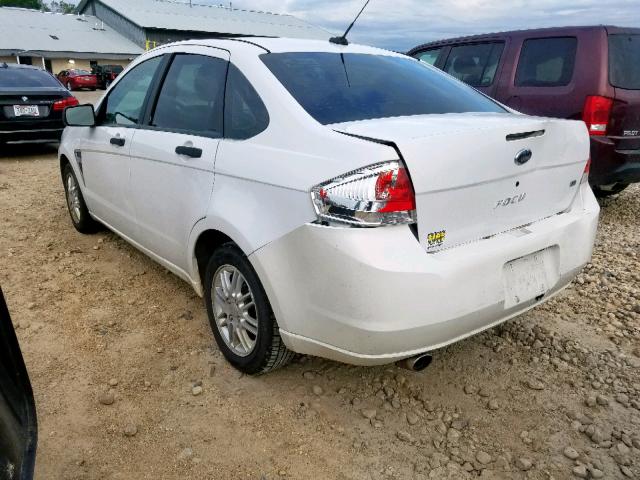 1FAHP35N78W181763 - 2008 FORD FOCUS SE WHITE photo 3