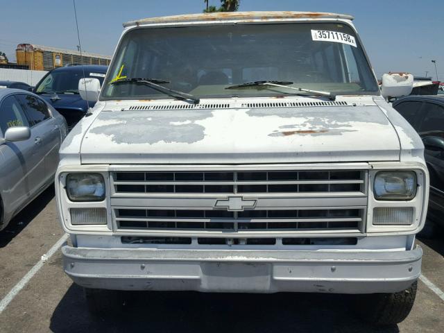 1GAFG35K2J7146872 - 1988 CHEVROLET G30 WHITE photo 9