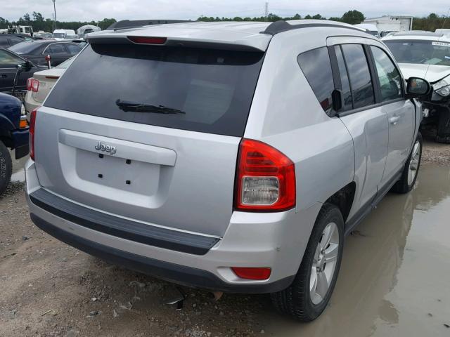 1C4NJCBB6DD230045 - 2013 JEEP COMPASS SP 银色 照片 4