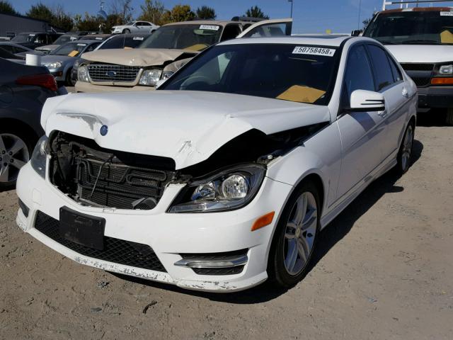 WDDGF4HB2DR269229 - 2013 MERCEDES-BENZ C 250 WHITE photo 2