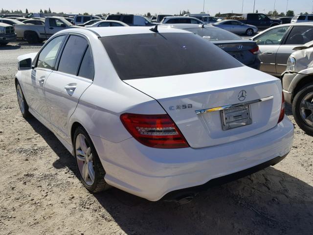 WDDGF4HB2DR269229 - 2013 MERCEDES-BENZ C 250 WHITE photo 3