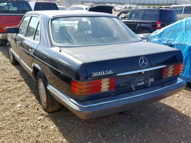 WDBCA24E5MA573437 - 1991 MERCEDES-BENZ 300 SE BLACK photo 3