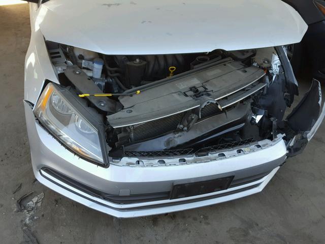 3VW2K7AJ8FM302531 - 2015 VOLKSWAGEN JETTA BASE SILVER photo 9