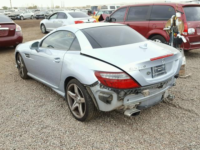 WDDPK5HA1DF057996 - 2013 MERCEDES-BENZ SLK 350 SILVER photo 3