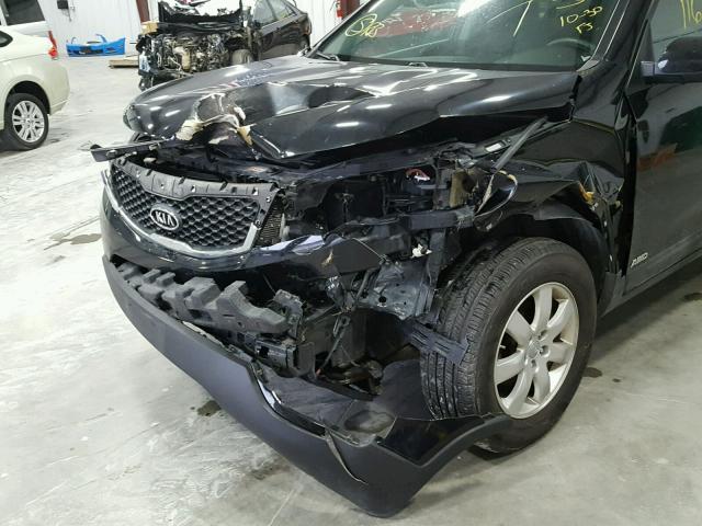 5XYKTDA60DG410789 - 2013 KIA SORENTO LX BLACK photo 9