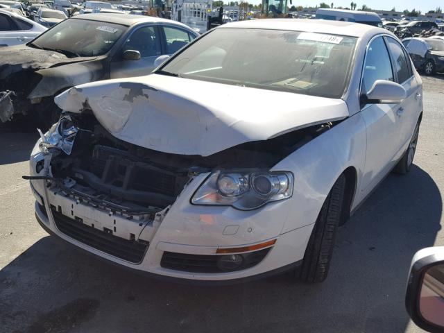 WVWCU73C16P089058 - 2006 VOLKSWAGEN PASSAT 3.6 WHITE photo 2