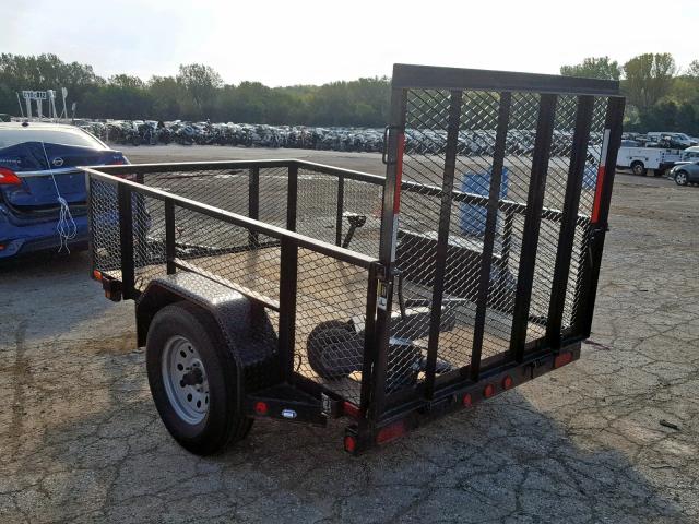 5R8S30815GM043189 - 2016 UTILITY UTILITY BLACK photo 4