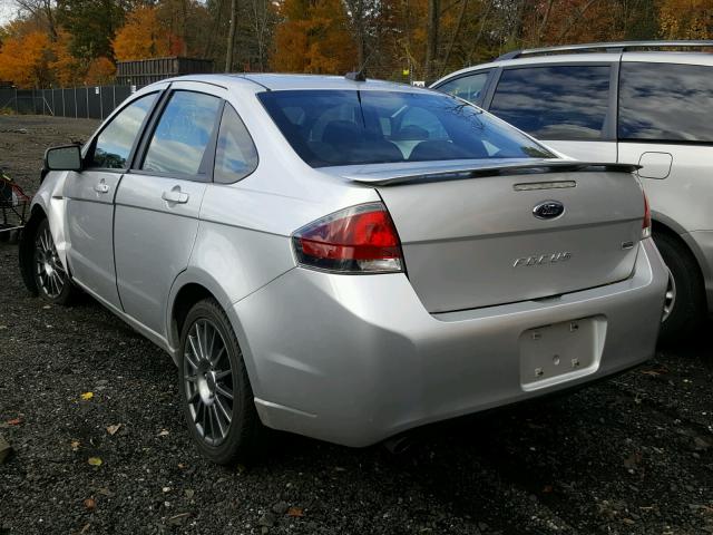 1FAHP3GN7AW177702 - 2010 FORD FOCUS SES SILVER photo 3