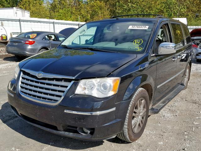 2A4RR6DX8AR193300 - 2010 CHRYSLER TOWN & COU BLACK photo 2