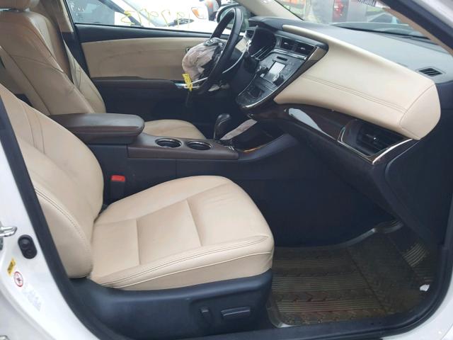 4T1BK1EB3DU018506 - 2013 TOYOTA AVALON BAS WHITE photo 5